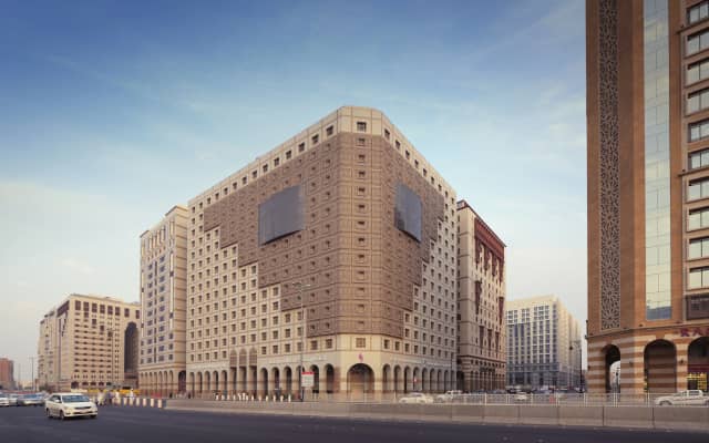 فندق سجى باي وارويك المدينة المنورة